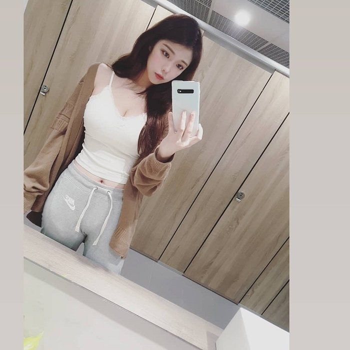 Mia photo 6