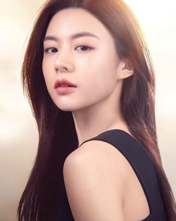 Go Yoon jung photo 6