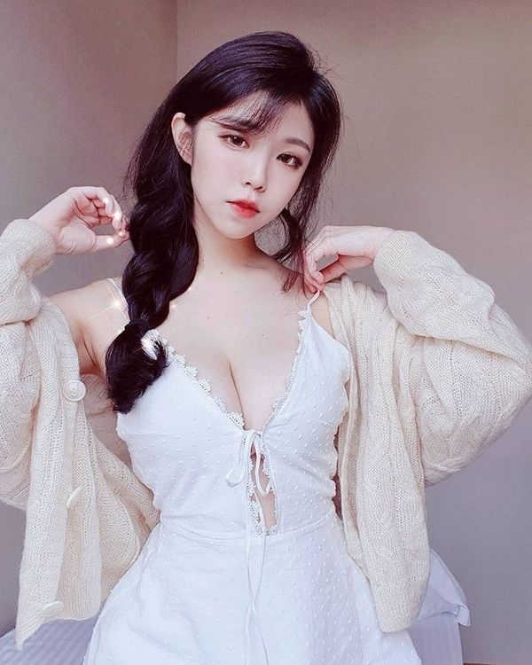 Mia photo 17