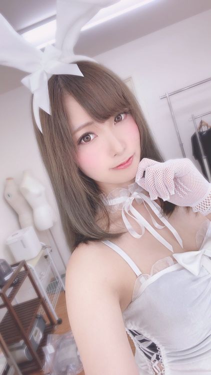 Moe Iori photo 3