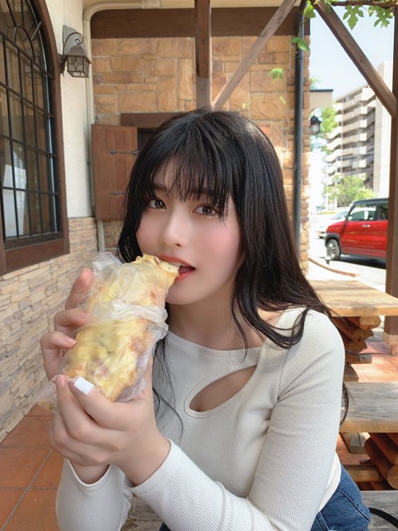 Chitose Yoshino photo 5